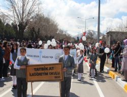 Projelerini törene taşıdılar